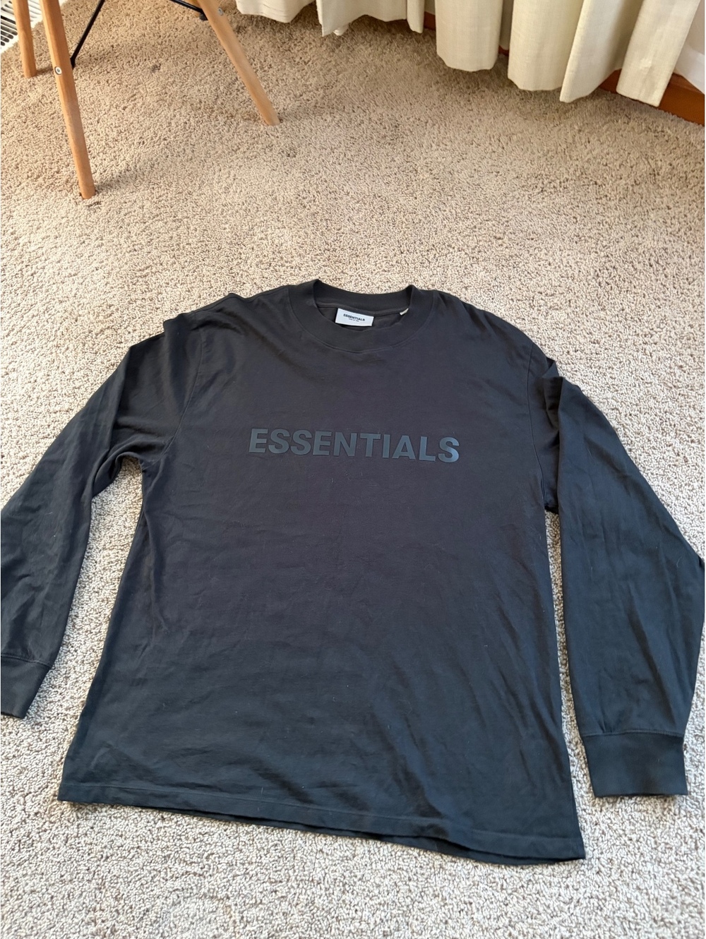 Men's Black Fear of God ESSENTIALS long-sleeve t-shirt rubberized logo L LARGE